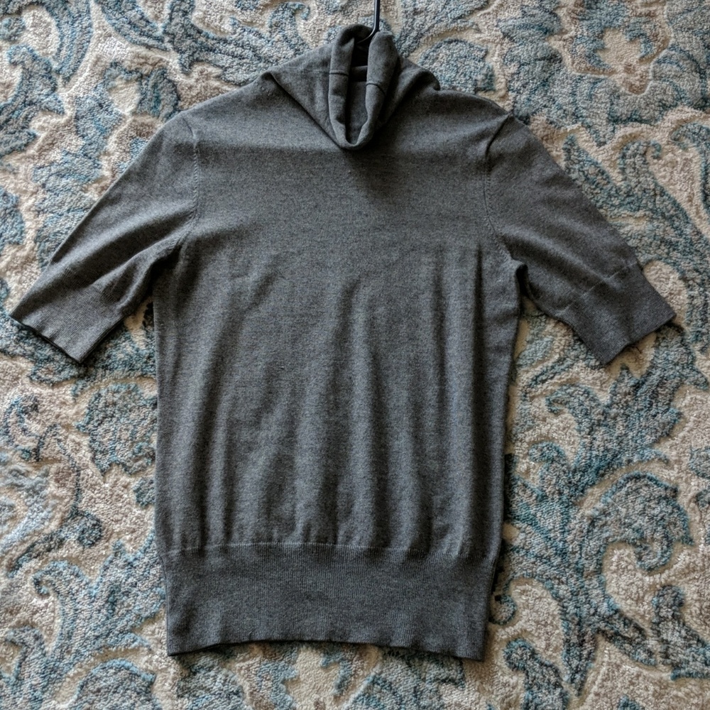 Grey short sleeve turtleneck